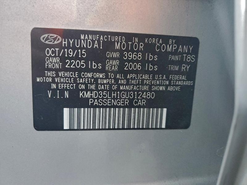 Фото 12 - HYUNDAI ELANTRA