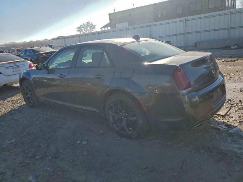 Фото 2 - CHRYSLER 300