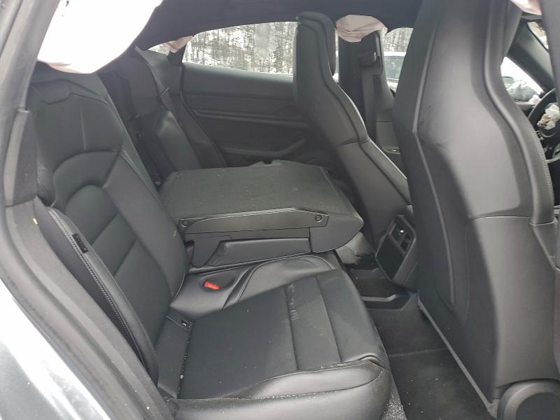 Фото 10 - PORSCHE TAYCAN