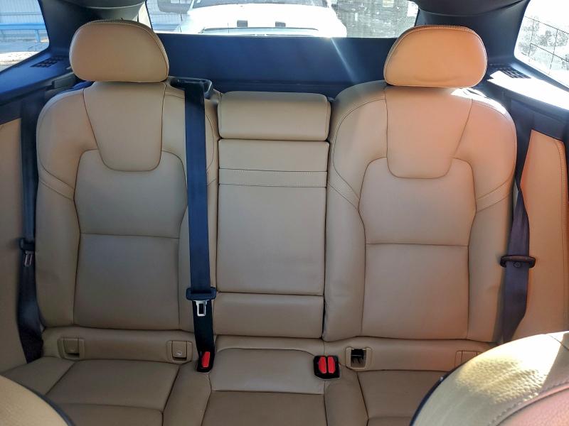 Фото 10 - VOLVO XC60