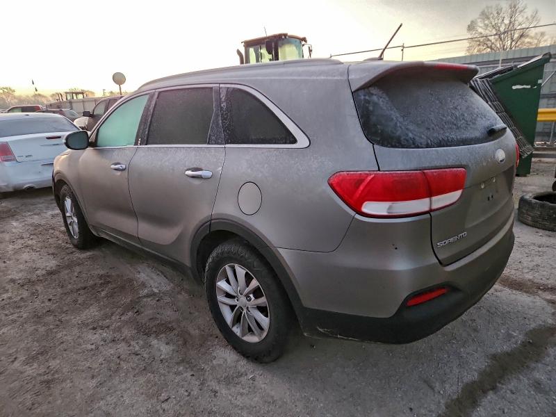 Фото 2 - KIA SORENTO