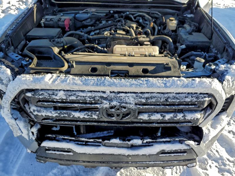 Фото 11 - TOYOTA TACOMA