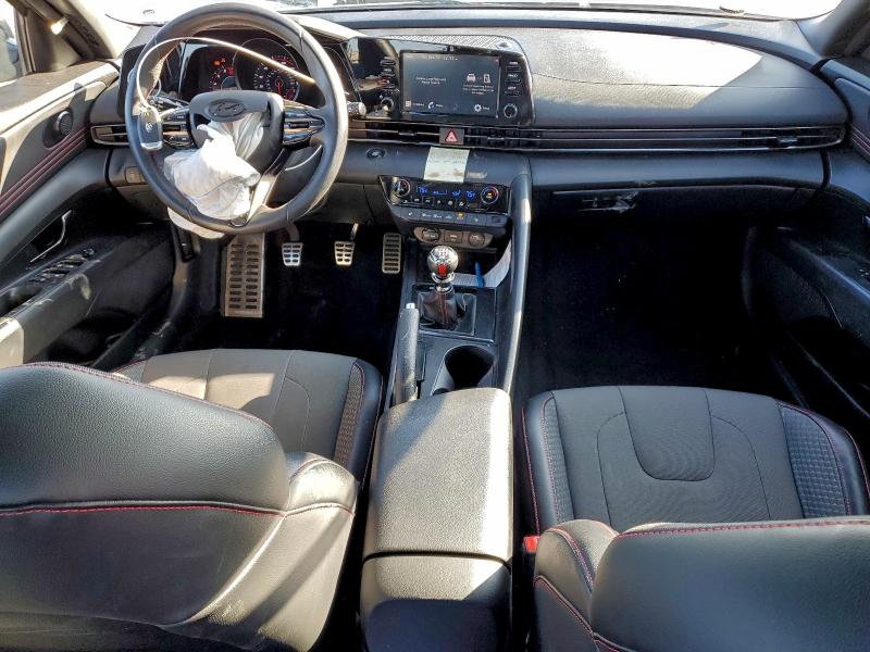 Фото 8 - HYUNDAI ELANTRA