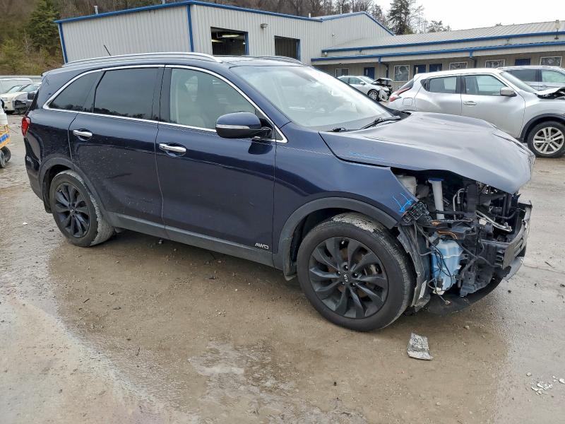 Фото 4 - KIA SORENTO