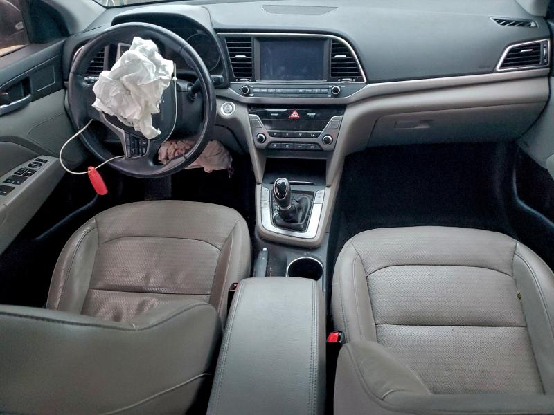 Фото 8 - HYUNDAI ELANTRA