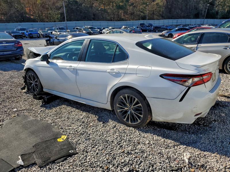 Фото 2 - TOYOTA CAMRY