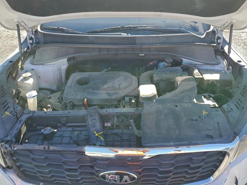 Фото 12 - KIA SORENTO