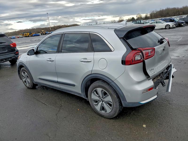Фото 2 - KIA NIRO