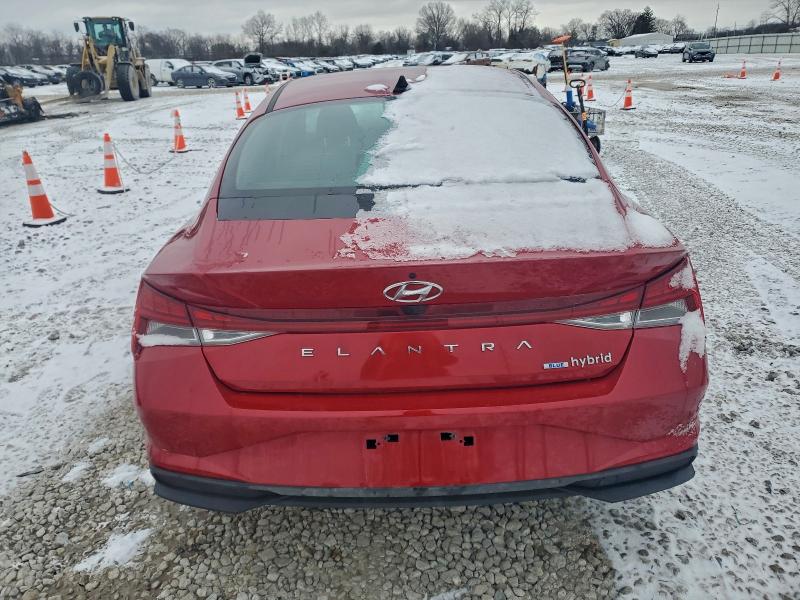 Фото 6 - HYUNDAI ELANTRA