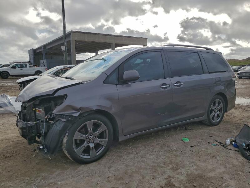 Фото 1 - TOYOTA SIENNA