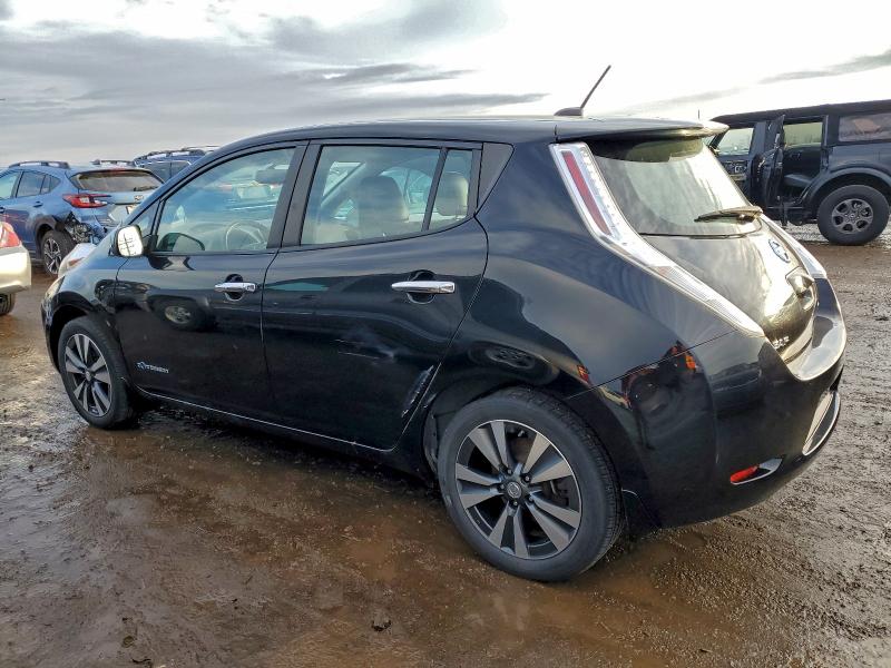 Фото 2 - NISSAN LEAF