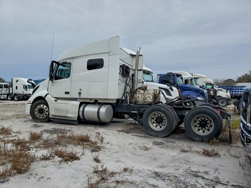 Фото 2 - VOLVO VN