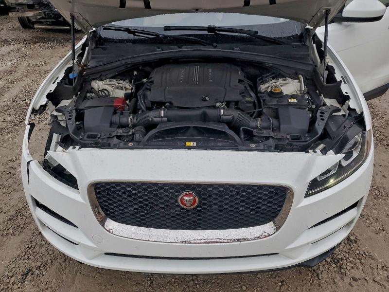 Фото 12 - JAGUAR F-PACE