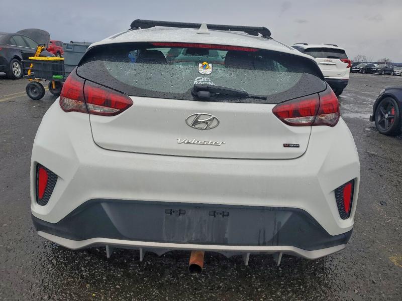 Фото 6 - HYUNDAI VELOSTER