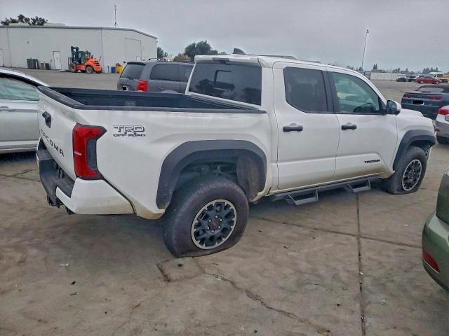Фото 3 - TOYOTA TACOMA