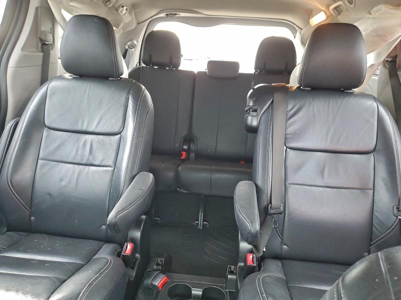 Фото 10 - TOYOTA SIENNA