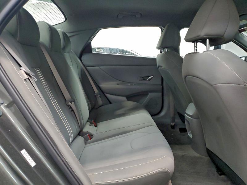 Фото 10 - HYUNDAI ELANTRA