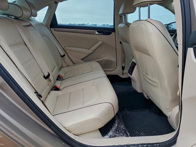 Фото 10 - VOLKSWAGEN PASSAT