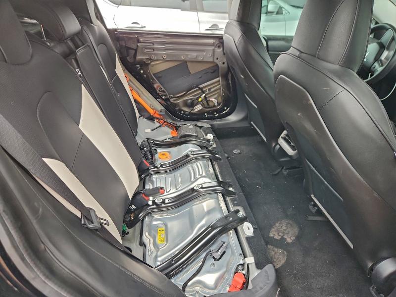 Фото 10 - TESLA MODEL 3