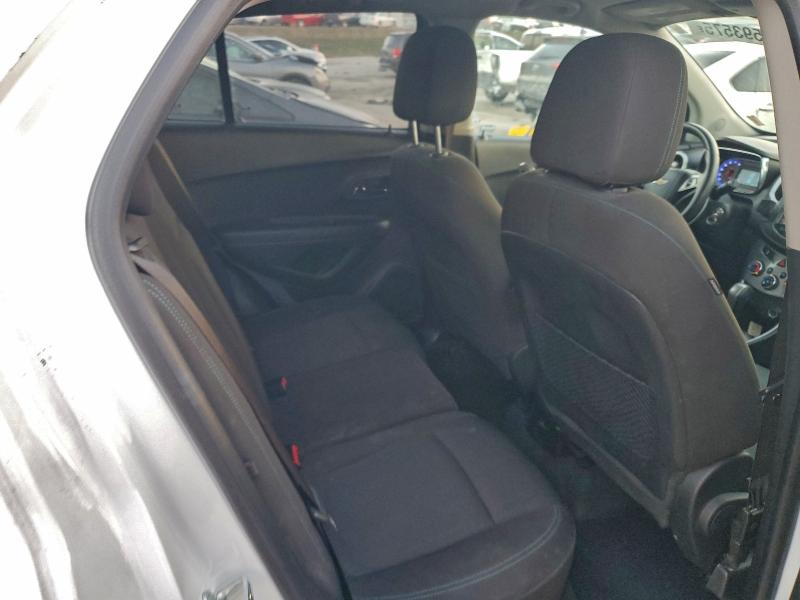 Фото 10 - CHEVROLET TRAX