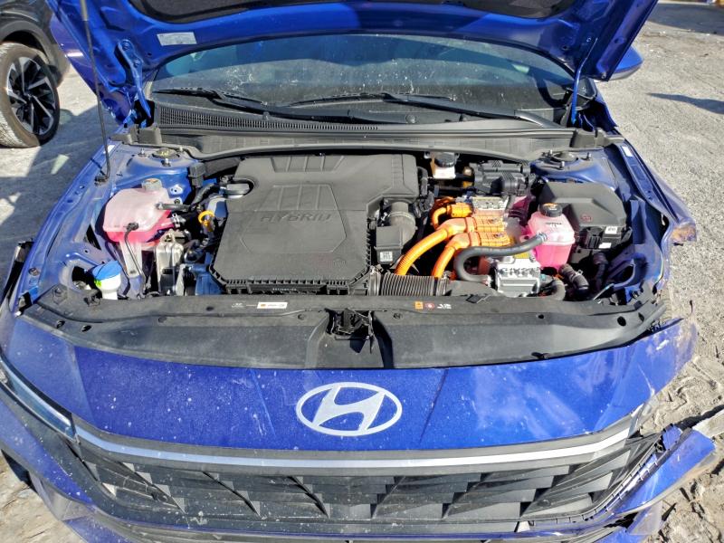 Фото 11 - HYUNDAI ELANTRA