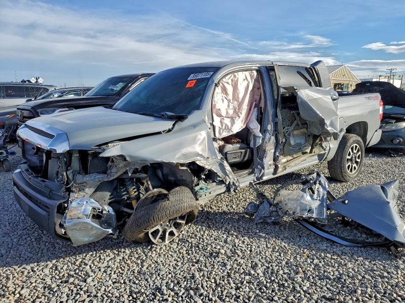 Фото 1 - TOYOTA TUNDRA