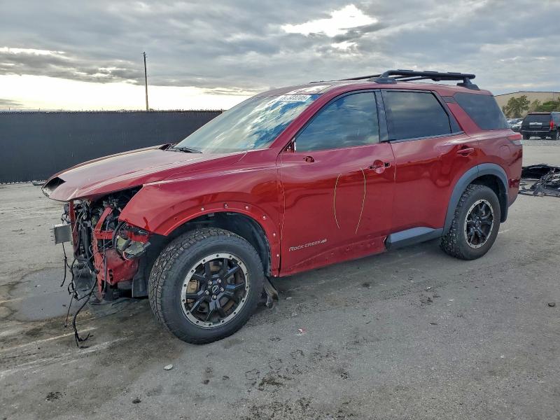 Фото 1 - NISSAN PATHFINDER