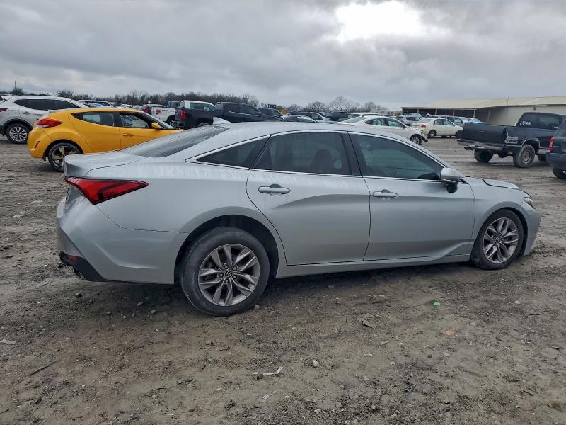 Фото 3 - TOYOTA AVALON