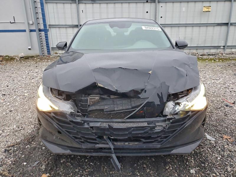 Фото 5 - HYUNDAI ELANTRA