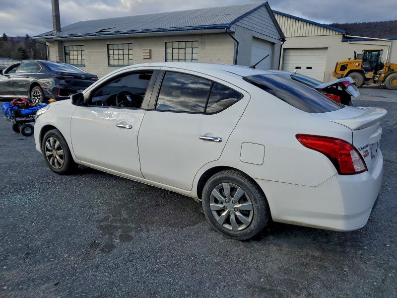 Фото 2 - NISSAN VERSA