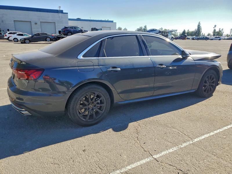 Фото 3 - AUDI A4