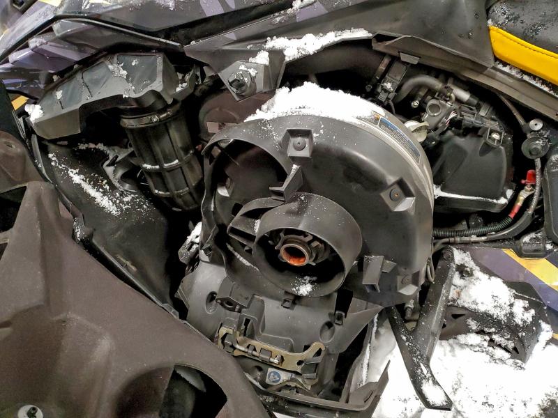 SKI-DOO SNOWMOBILE 2024