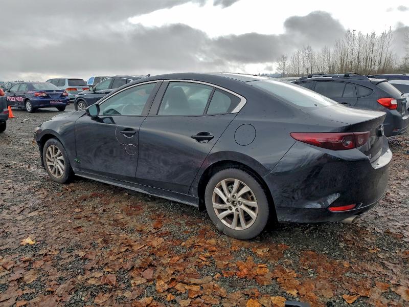 Фото 2 - MAZDA 3