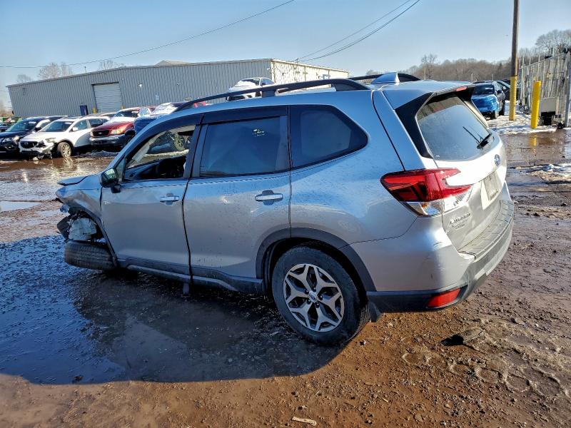 Фото 2 - SUBARU FORESTER