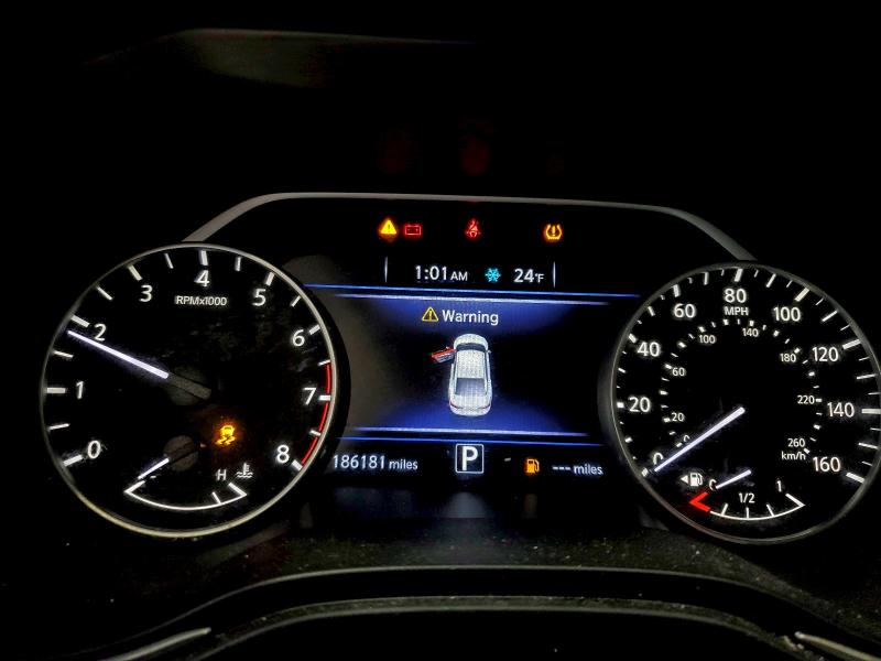 Фото 9 - NISSAN MAXIMA