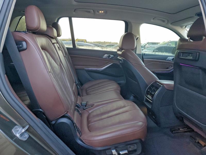 Фото 10 - BMW X7