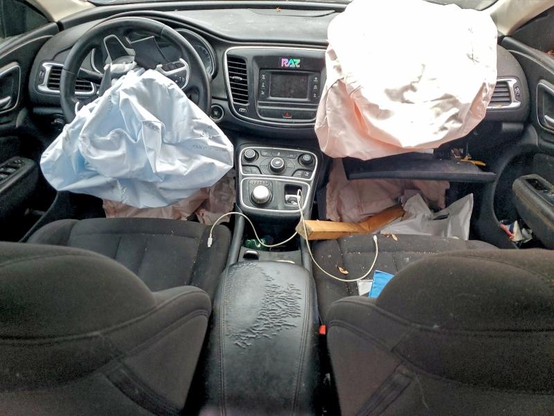 Фото 8 - CHRYSLER 200