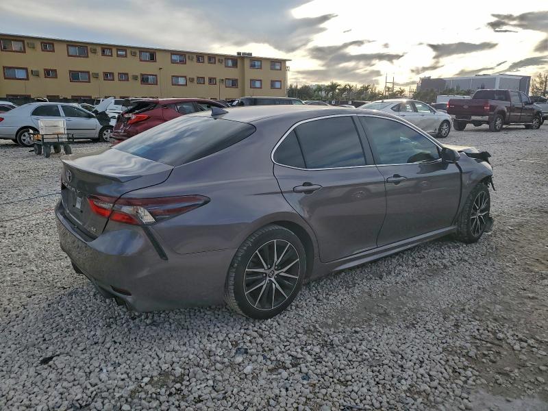 Фото 3 - TOYOTA CAMRY