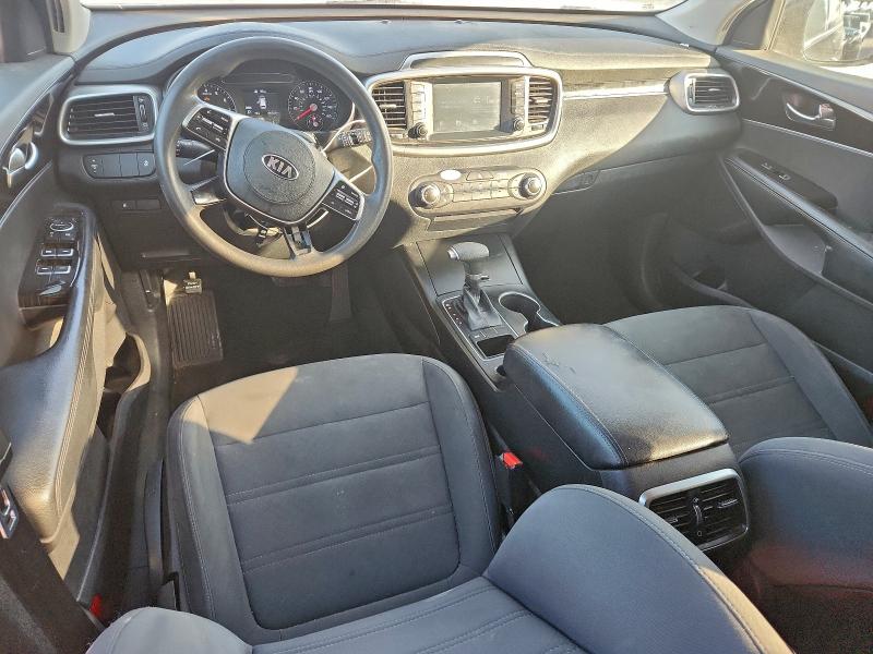 Фото 8 - KIA SORENTO