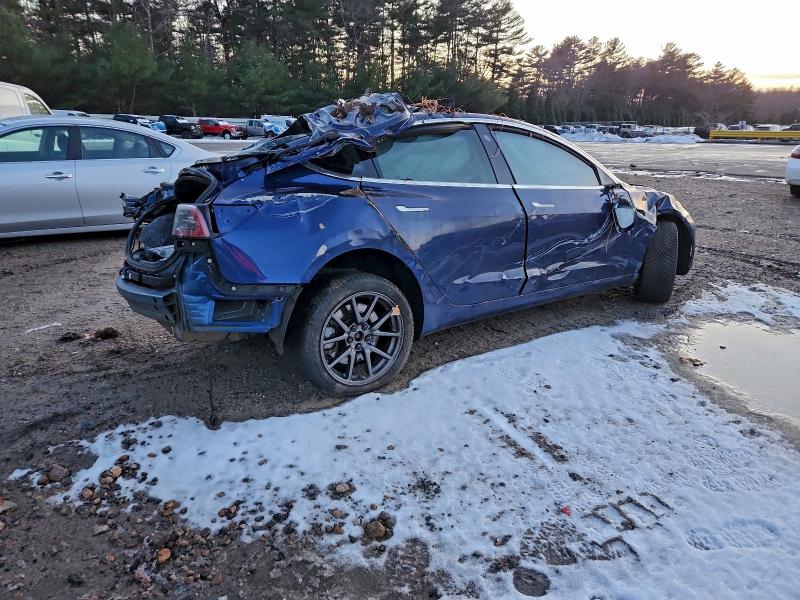 Фото 3 - TESLA MODEL 3