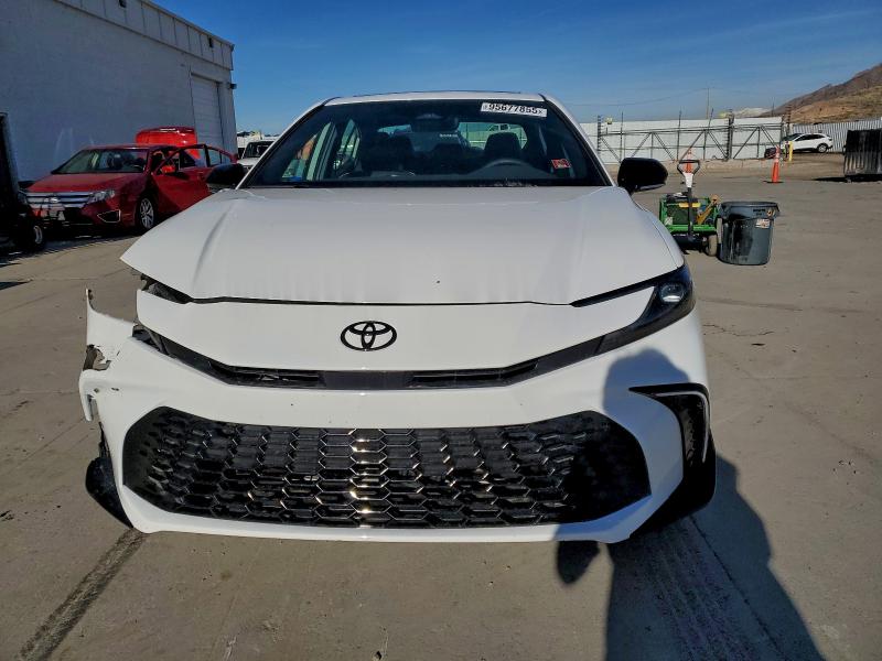 Фото 5 - TOYOTA CAMRY