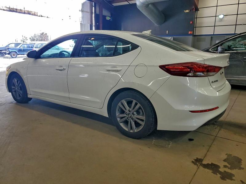 Фото 2 - HYUNDAI ELANTRA