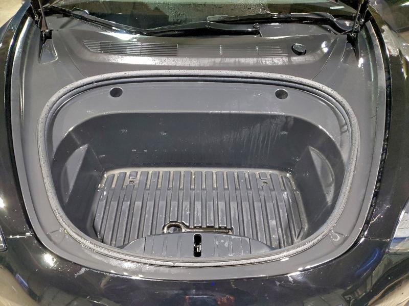 Фото 11 - TESLA MODEL 3