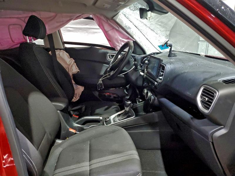 Фото 7 - HYUNDAI VENUE