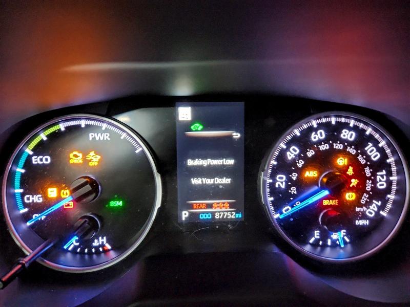 Фото 9 - TOYOTA RAV4