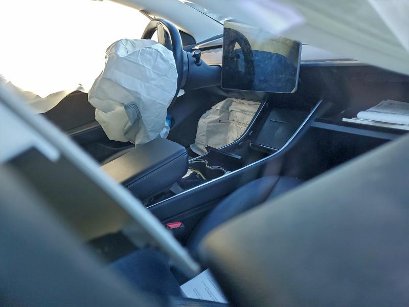 Фото 8 - TESLA MODEL 3