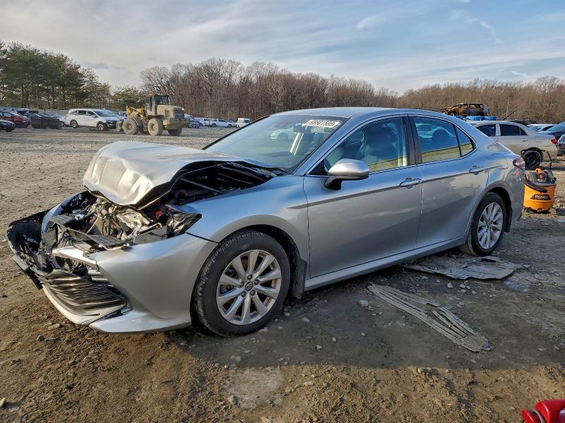 Фото 1 - TOYOTA CAMRY