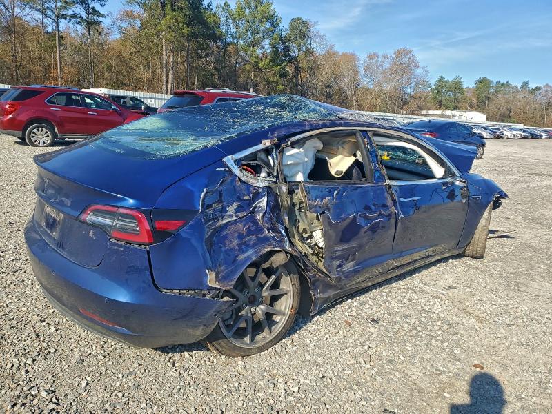 Фото 3 - TESLA MODEL 3