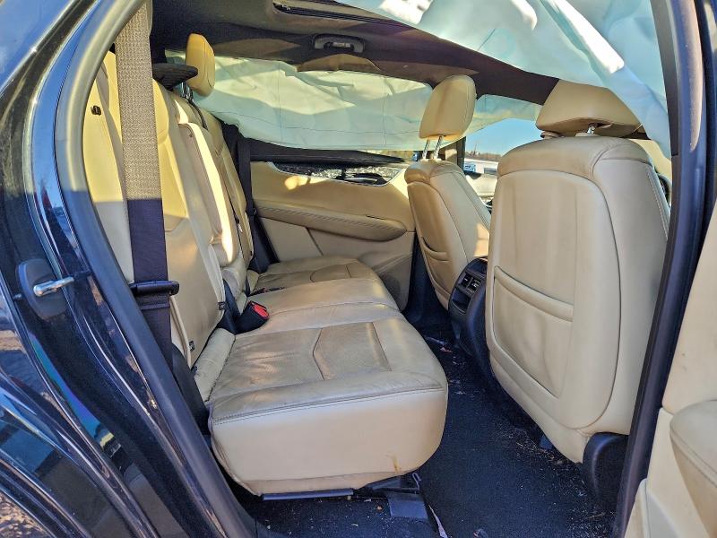 Фото 11 - CADILLAC XT5