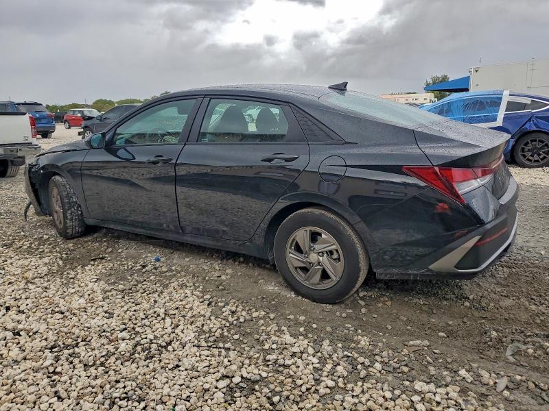 Фото 2 - HYUNDAI ELANTRA